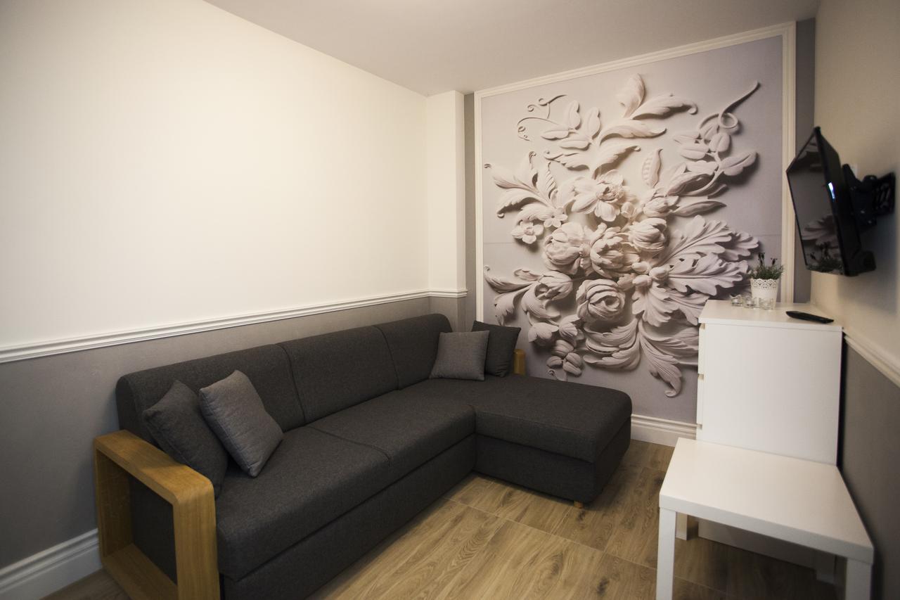 White Home Apartment بياليستوك المظهر الخارجي الصورة